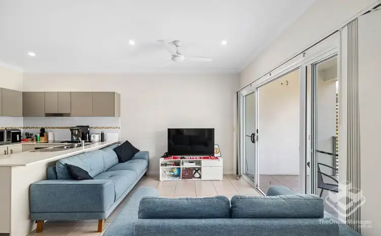 2 Lakes Entrance Drive