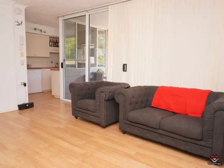 ID:3865577/492 Main Street