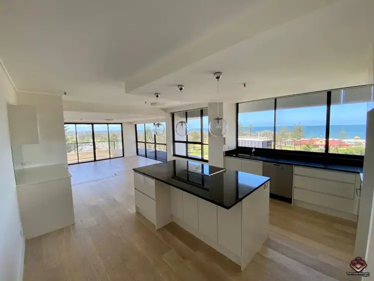 ID:3912466/14 MacArthur Parade