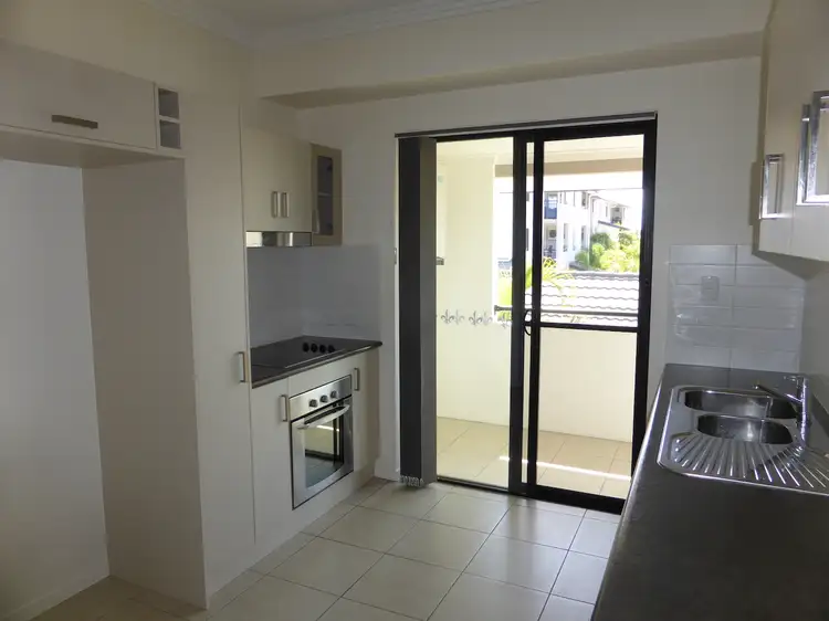 ID:21105819/6-24 Henry Street, West End QLD 4810