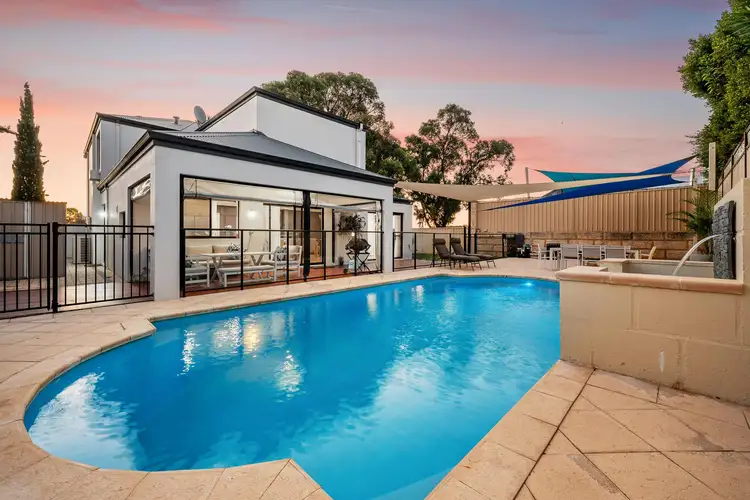 4 Minga Place, Lake Coogee WA 6166