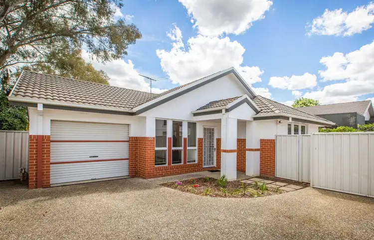 Main view of Homely townhouse listing, 33 Kurrajong Crescent, West Albury NSW 2640