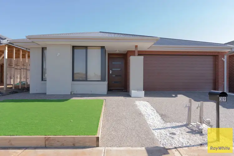 39 Ivory Street, Cobblebank VIC 3338