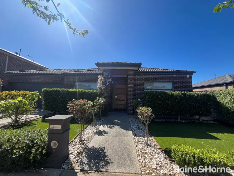 12 Pinnacle Way