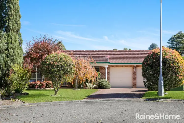 6 Conifer Place