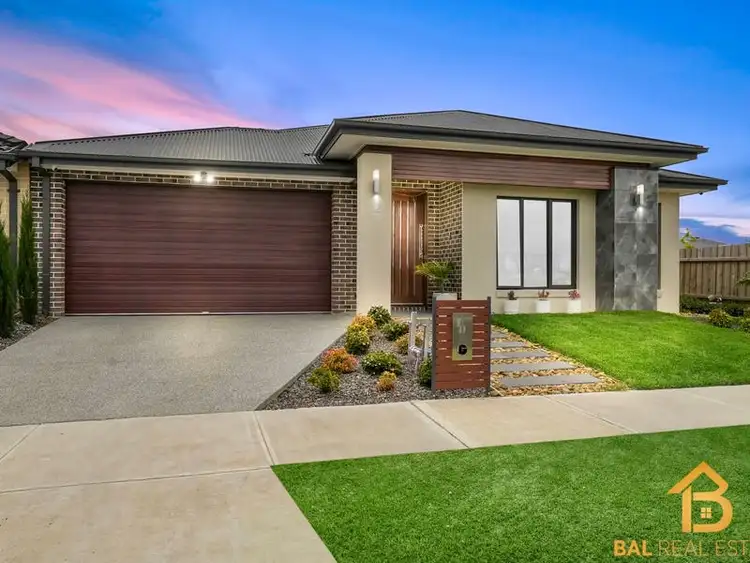 Second view of Homely house listing, 2 Wolin Drive, Tarneit VIC 3029
