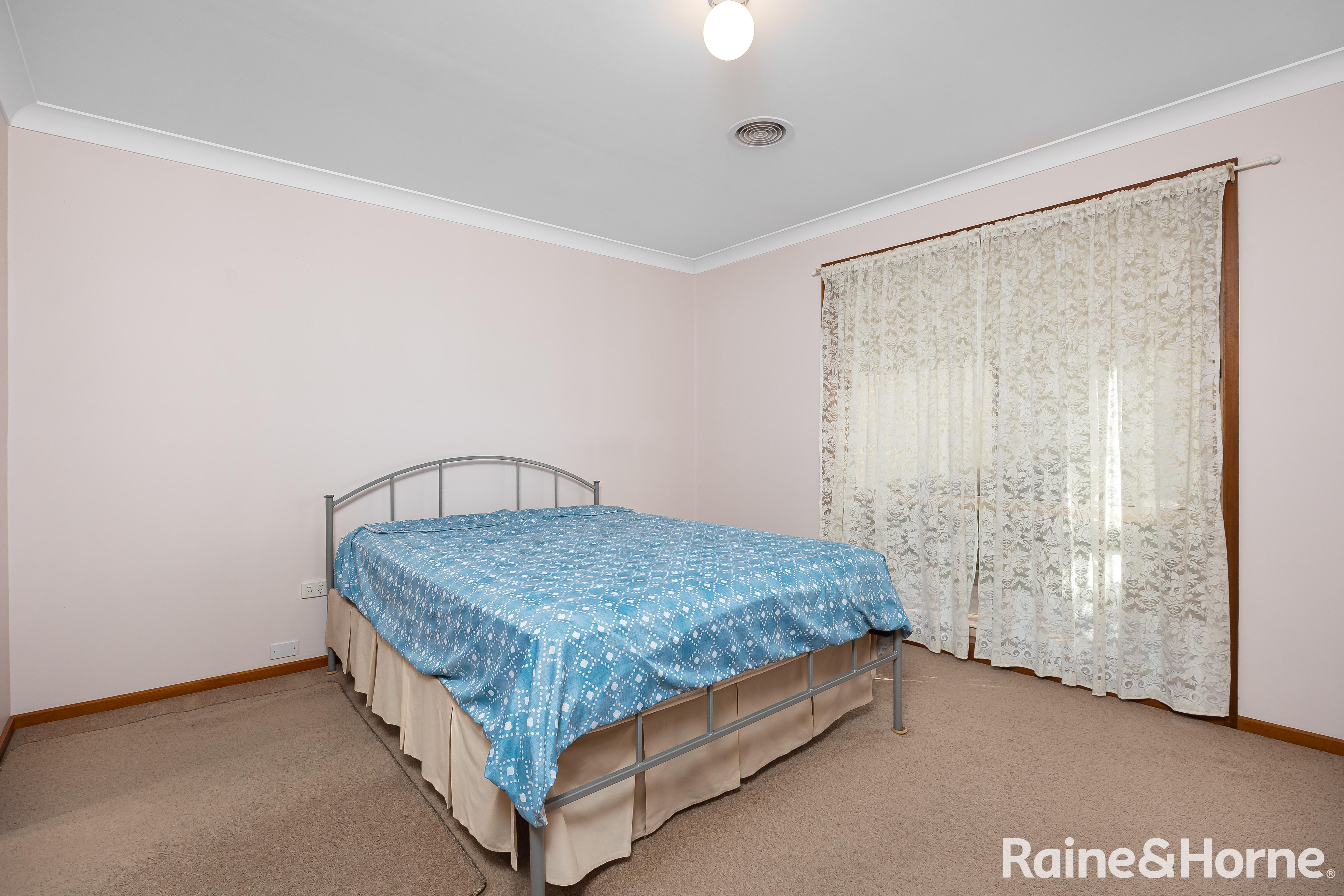 Fifth view of Homely house listing, 11 Roberts Way, Kooringal NSW 2650