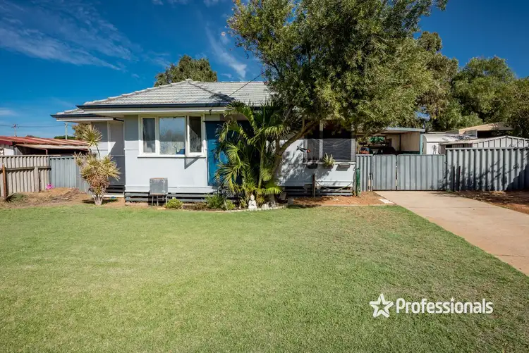 30 Felicia Street, Rangeway WA 6530