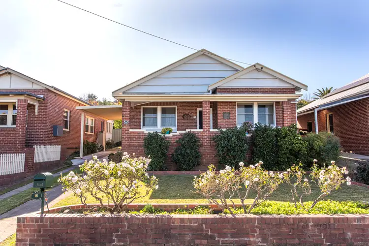 18 Bartlett Avenue, Cowra NSW 2794