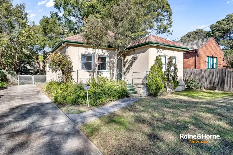 690 Kingsway