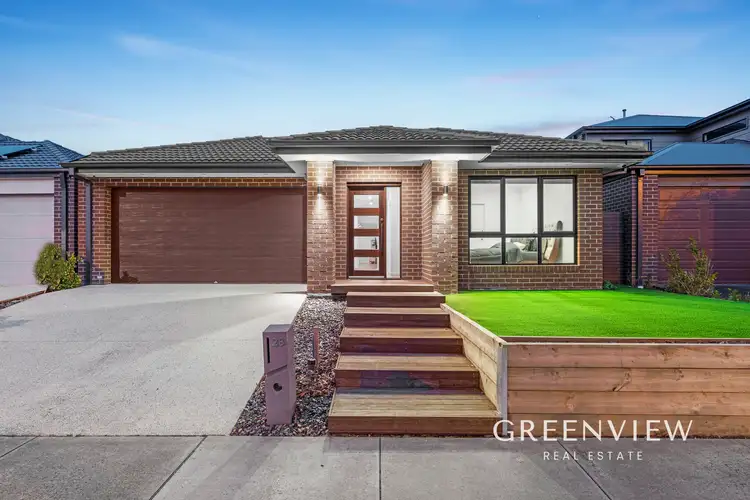 28 Wheelers Park Drive, Cranbourne North VIC 3977