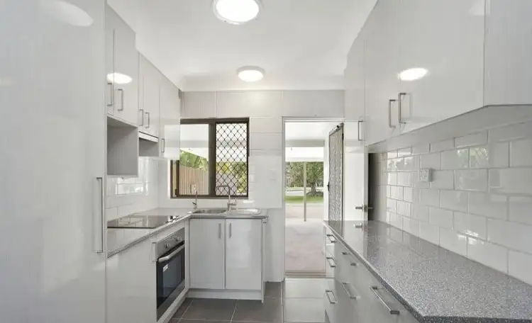 4/2 Topaz Street