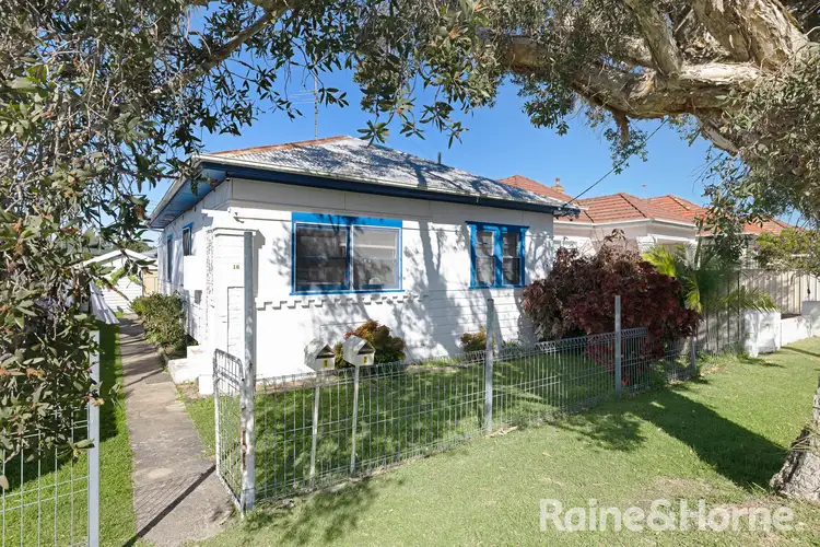 16 Marks Street, Belmont NSW 2280