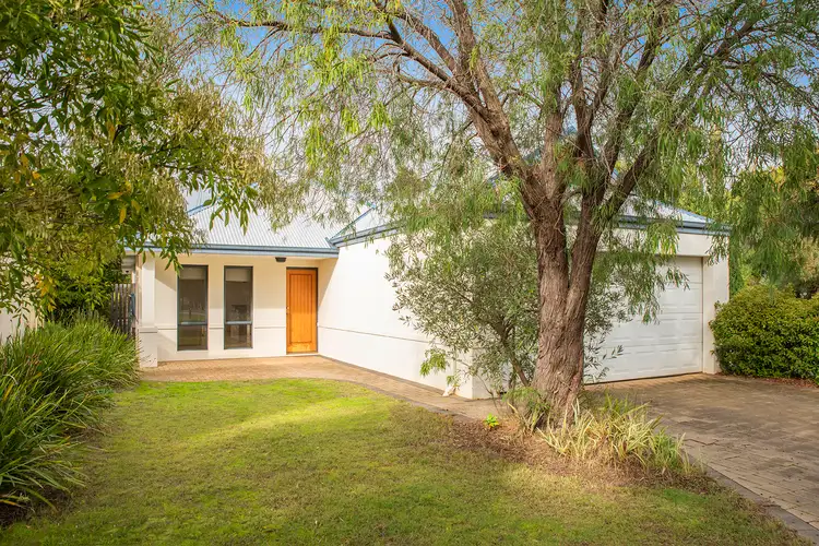 26 Wilson Avenue, Quindalup WA 6281