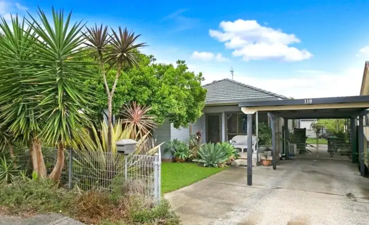 118 Bourke Rd, Umina Beach NSW 2257