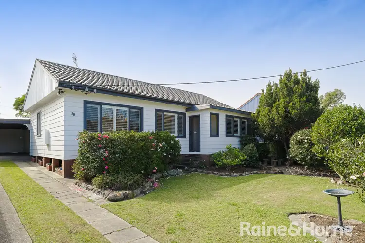 35 Railway Crescent, Belmont North NSW 2280