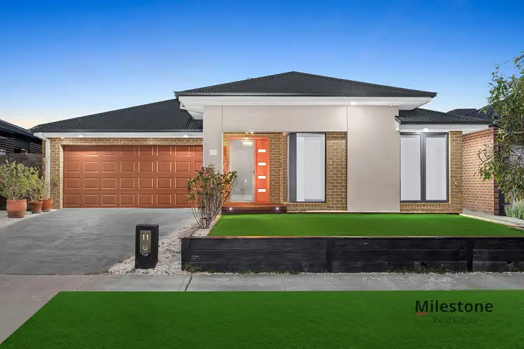11 Kingscliff Avenue, Clyde VIC 3978