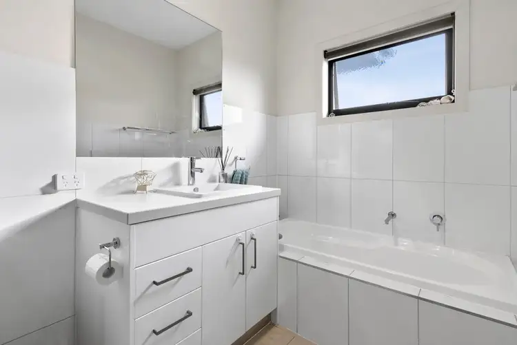 Fifth view of Homely house listing, 2 Leon Avenue, Rosebud VIC 3939
