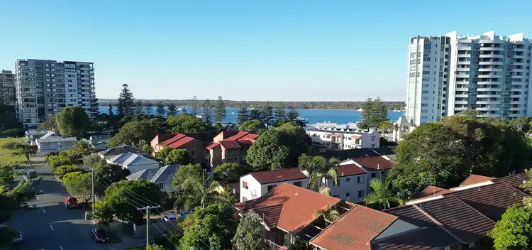 1/183 Muir Street, Labrador QLD 4215