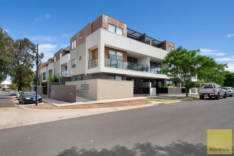 9/2-10 Monckton Place, Caroline Springs VIC 3023