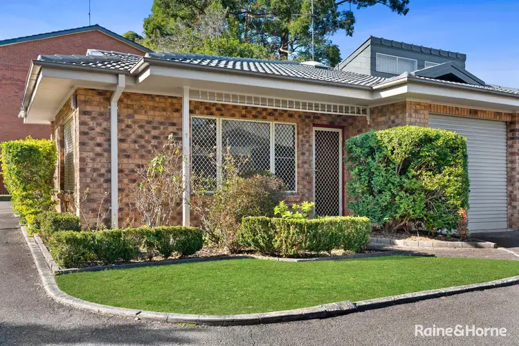 Third view of Homely villa listing, 1/162 Albany Street, Point Frederick NSW 2250