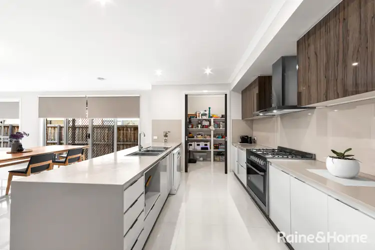Sixth view of Homely house listing, 39 Twain Way, Fraser Rise VIC 3336