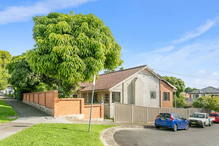 2 Henry Street, Carlton NSW 2218
