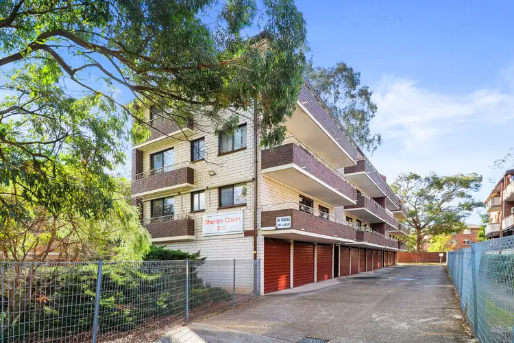 2/215 Derby Street, Penrith NSW 2750