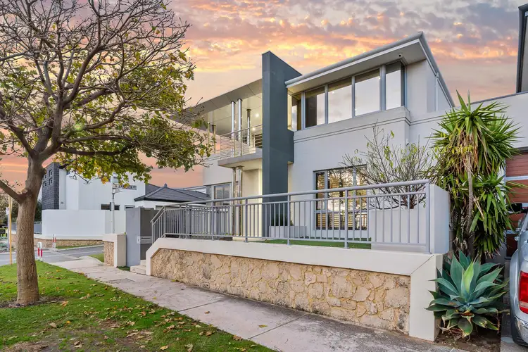 22 Orsino Boulevard, North Coogee WA 6163