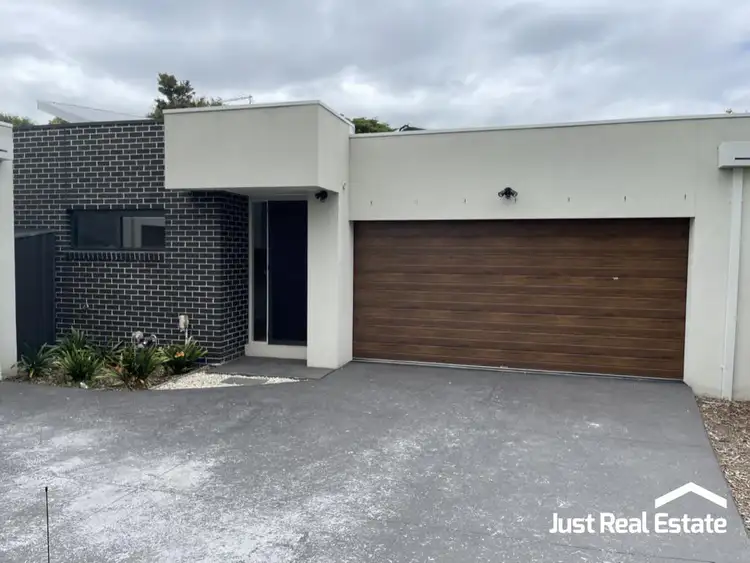 3/8 Dunnell Rise, Berwick VIC 3806
