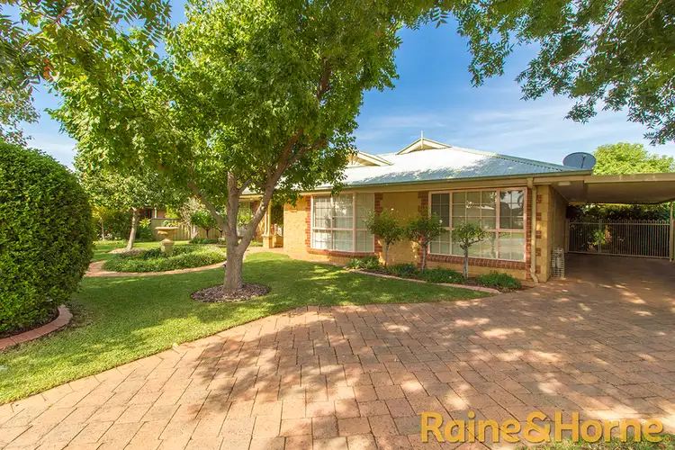 18 Cormorant Crescent, Dubbo NSW 2830