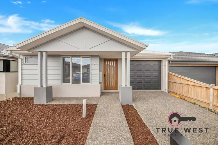 25 Lorikeet Circuit, Rockbank VIC 3335