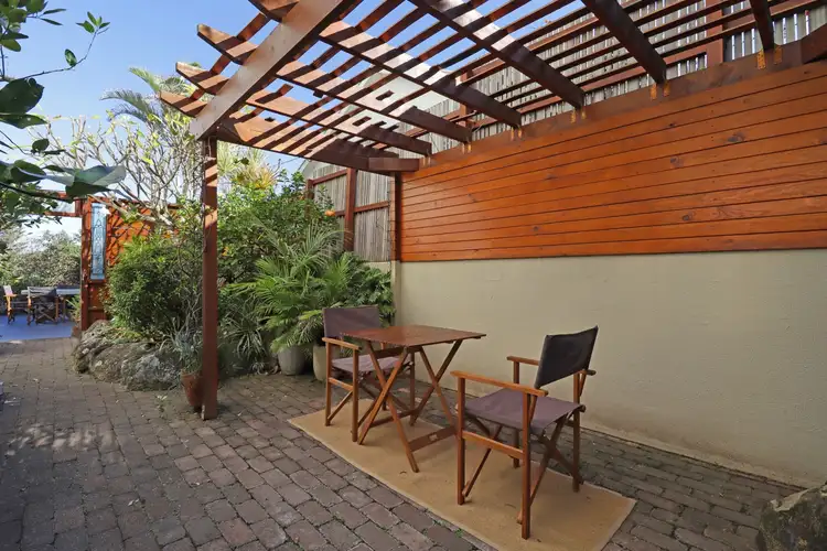 2/10 Esplanade Bulcock Beach, Caloundra QLD 4551