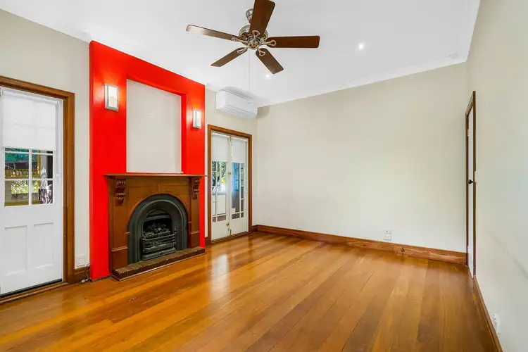 240 Carrington Street, Hilton WA 6163