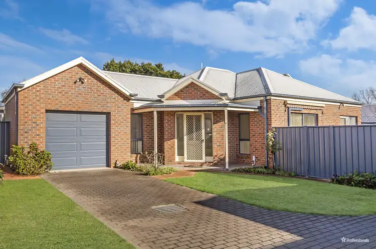 2/42 Hamilton Place, Hamilton VIC 3300