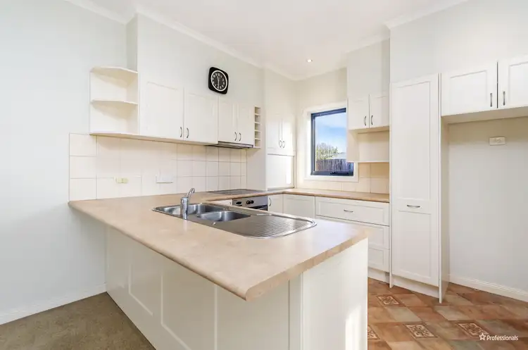 Fourth view of Homely unit listing, 2/42 Hamilton Place, Hamilton VIC 3300