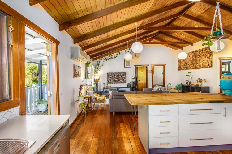 4 Jarrah Crescent, Ocean Shores NSW 2483