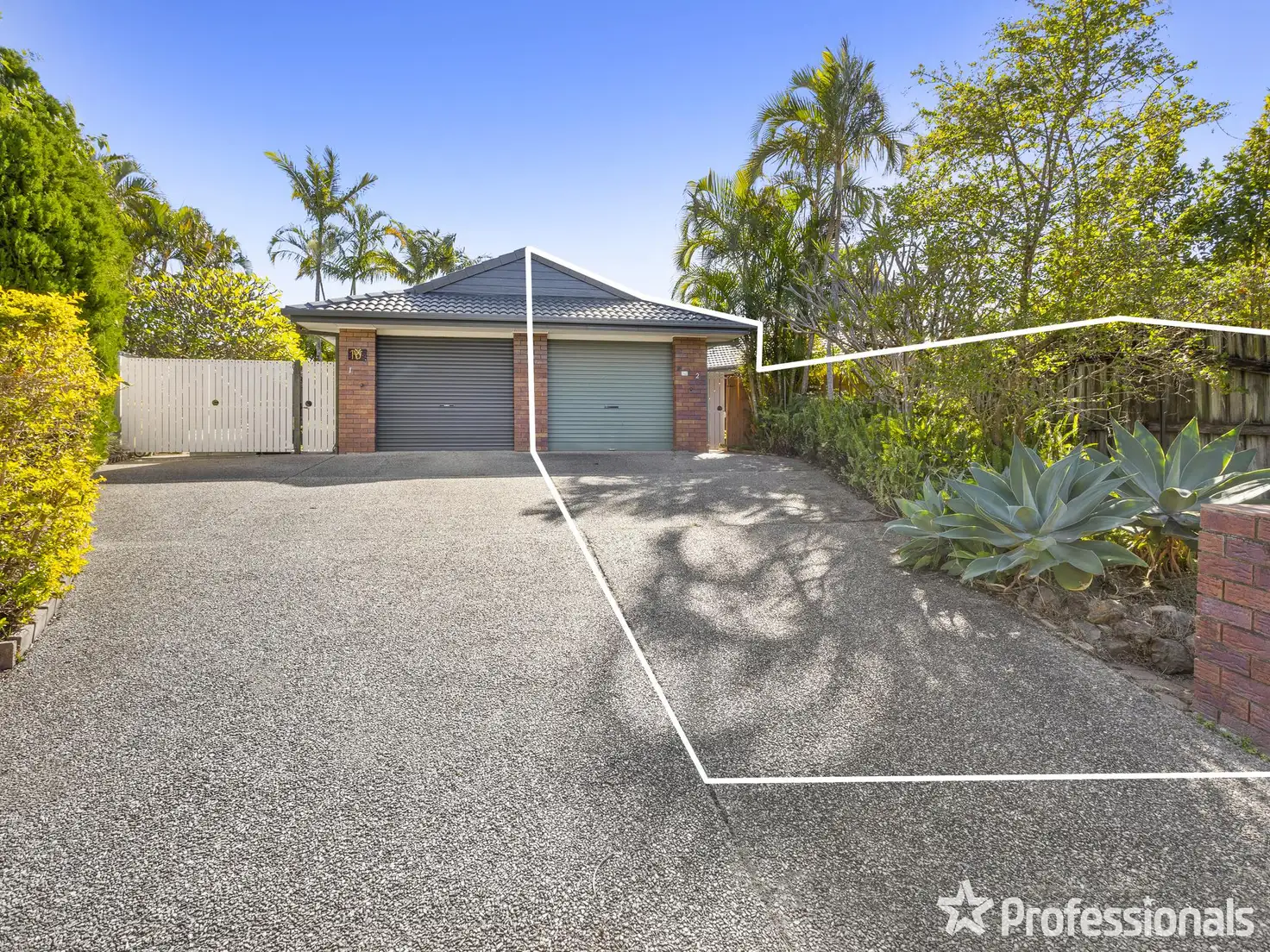Main view of Homely semi-detached listing, 2/9 Snowgum Court, Burleigh Waters QLD 4220