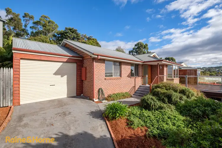 33 Sandra Drive, Blackmans Bay TAS 7052