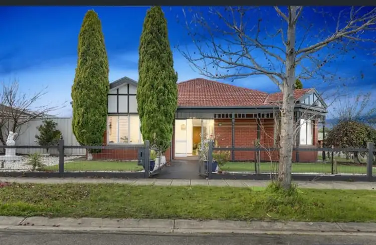 22 Waterford Avenue, Craigieburn VIC 3064