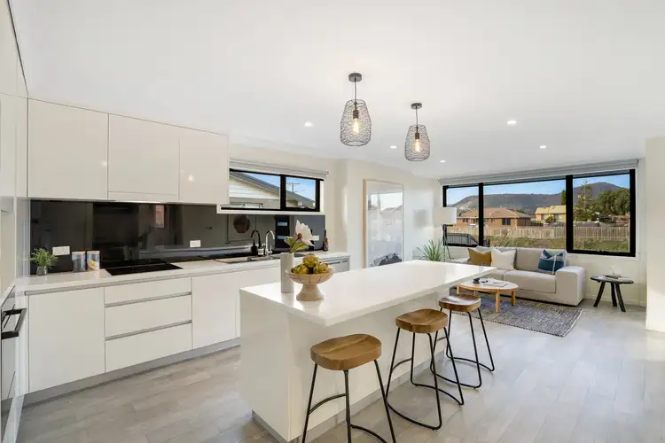 10 Mittara Crescent, Berriedale TAS 7011