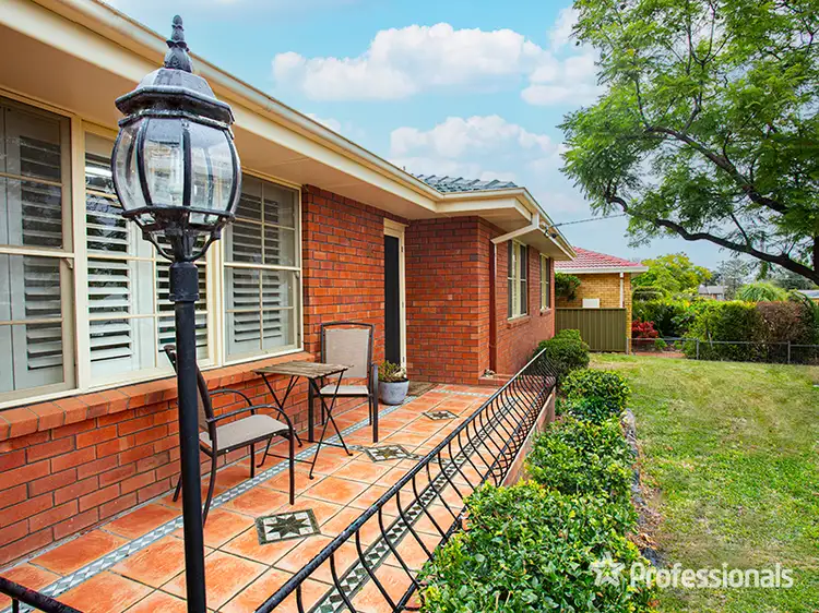 16 Coorong Street, South Tamworth NSW 2340