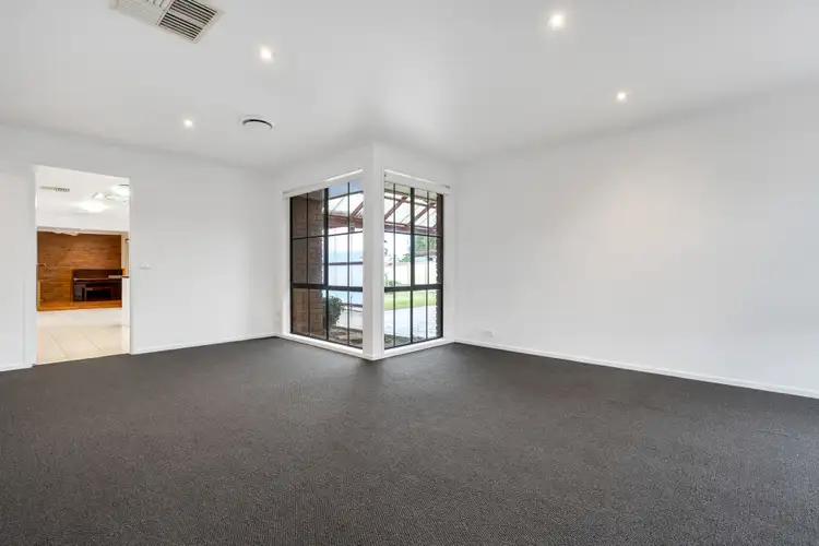 Fifth view of Homely house listing, 7 Ottery Court, Craigieburn VIC 3064