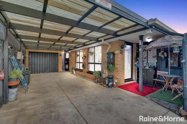 15 Acacia Crescent