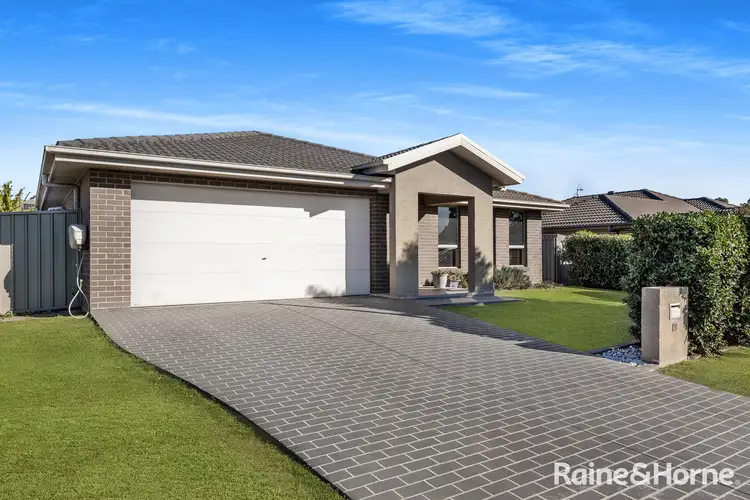 19 Terralla Grove, South Nowra NSW 2541