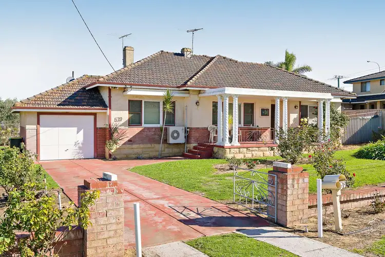 579 Rockingham Road, Lake Coogee WA 6166