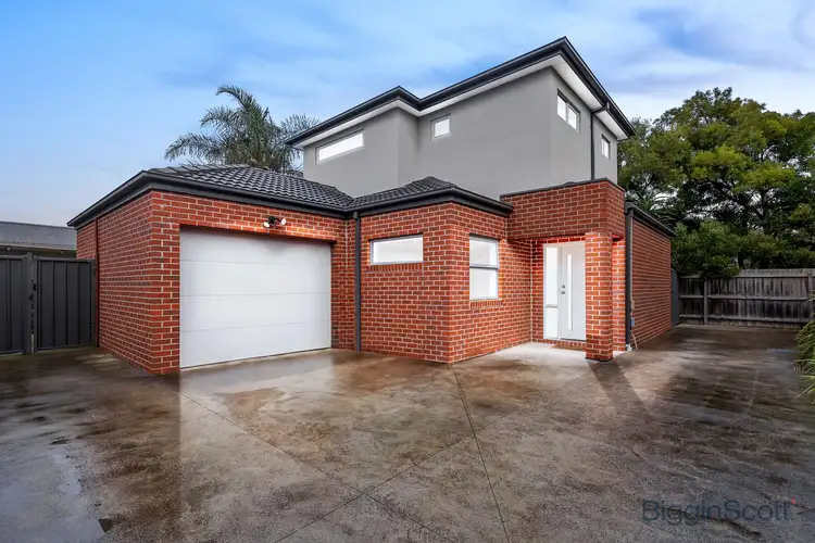 2/17 Cremorne Street, Braybrook VIC 3019
