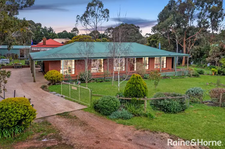 10 Ida Crescent, Romsey VIC 3434