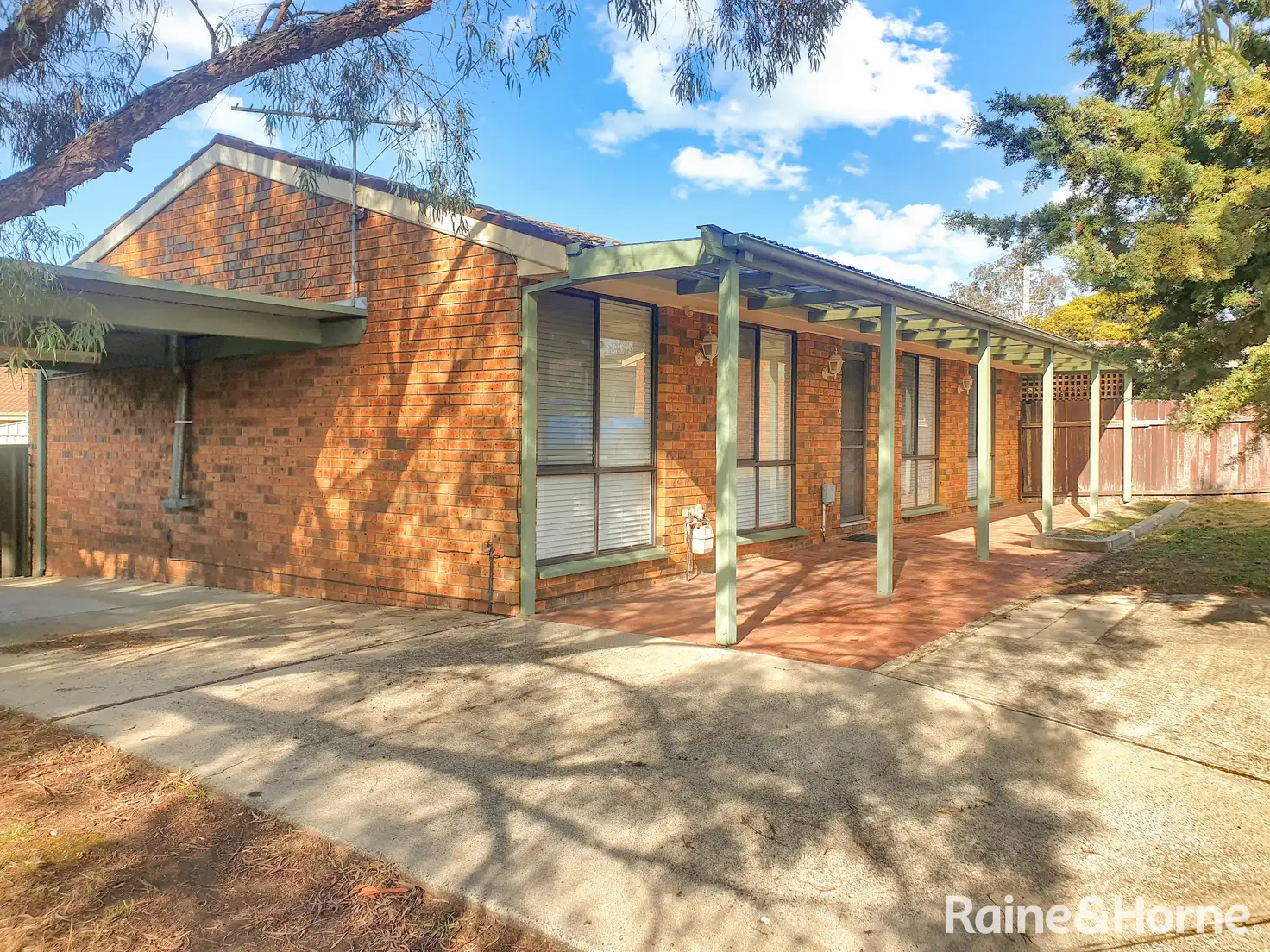 Main view of Homely townhouse listing, 4 Bradbury Place, Karabar NSW 2620