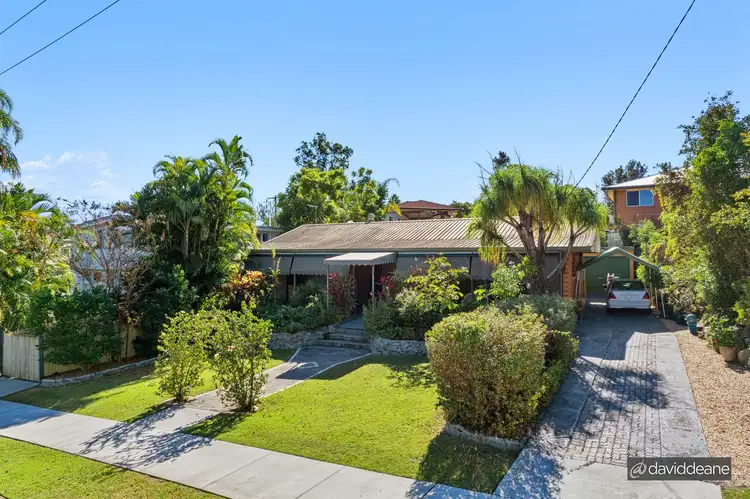 15 Woodlands Avenue, Petrie QLD 4502